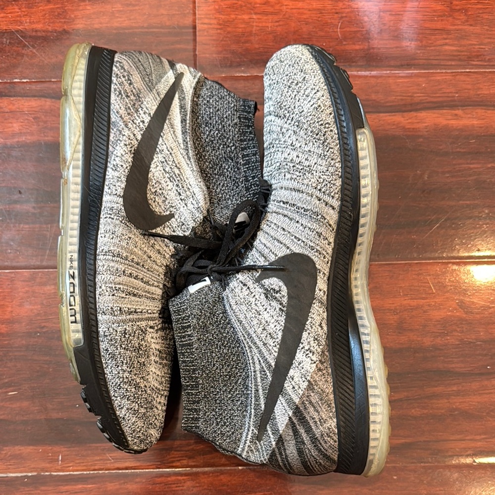 Nike Black and Gray Athletic Shoes with Knit Upper
